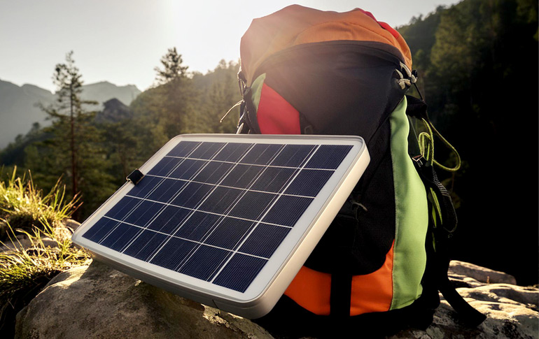 ¿Te vas de camping? ¿Has pensado en llevarte un panel solar portátil?